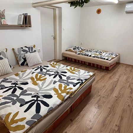 Apartmanovy Dom Grand สตูโรโว ภายนอก รูปภาพ