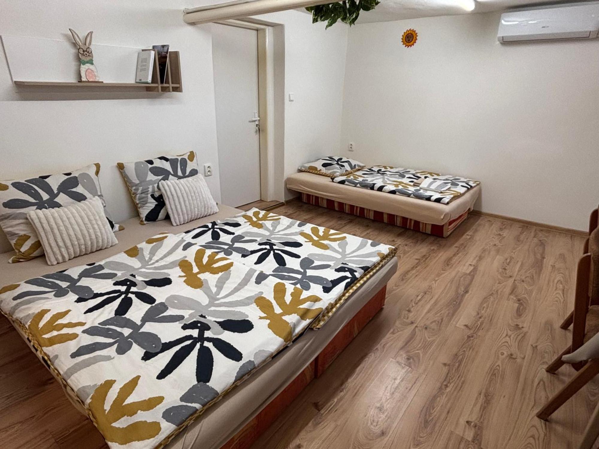 Apartmanovy Dom Grand สตูโรโว ภายนอก รูปภาพ