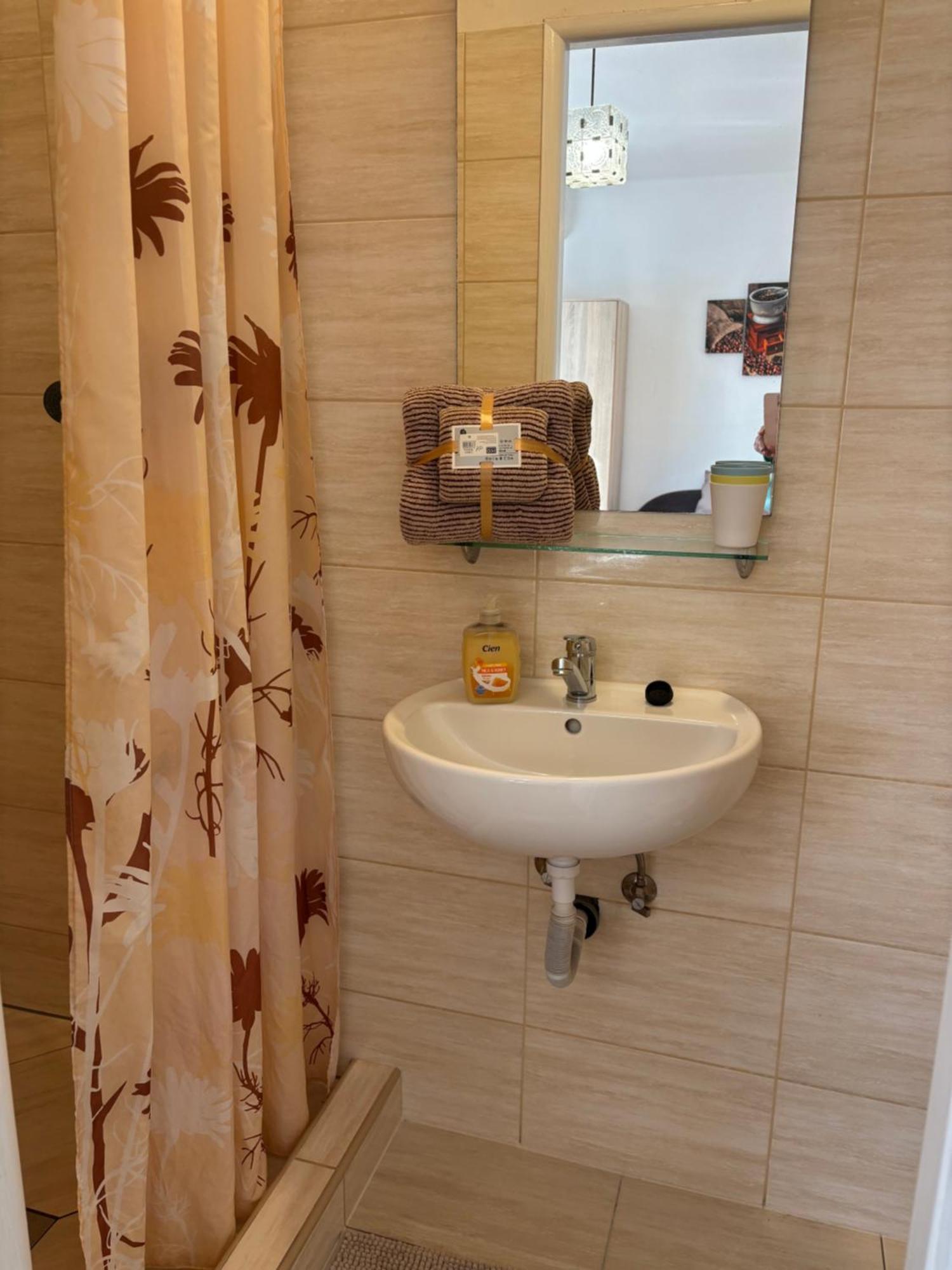 Apartmanovy Dom Grand สตูโรโว ภายนอก รูปภาพ